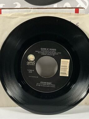 Guns N Roses - Sweet Child Of Mind / It’s So Easy (Live) 7” 45RPM Geffen